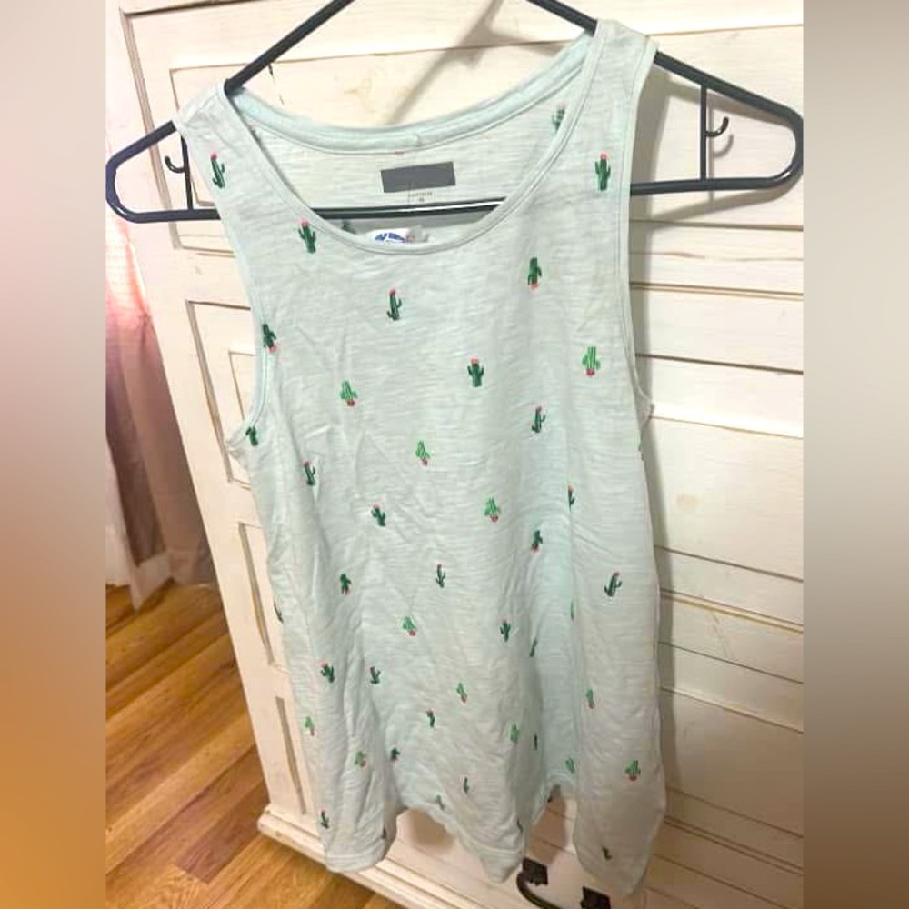 EVERYWHERE cactus print tank.